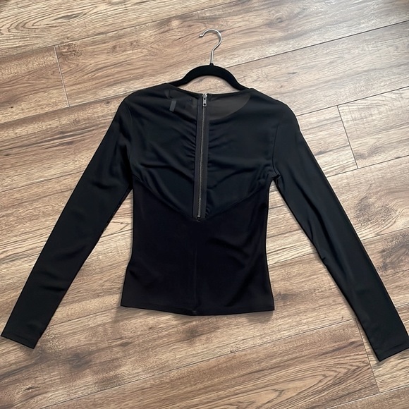 💞2/$20 H&M Black Mesh Long Sleeve Shirt - Picture 3 of 3